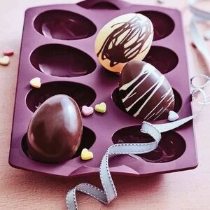 Tupperware Purple Silicone Oval Egg Mold